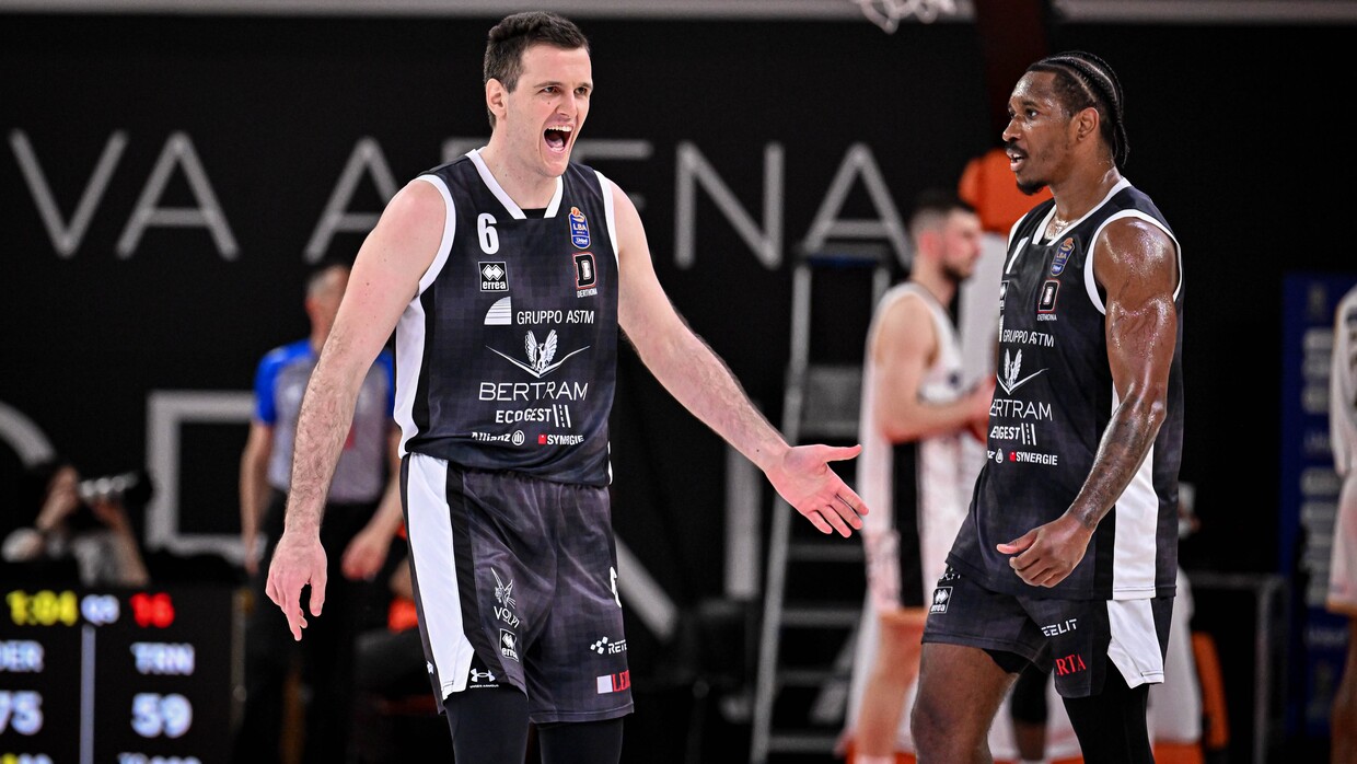 Andrea Pecchia e Christian Vital festeggiano contro Trento.
