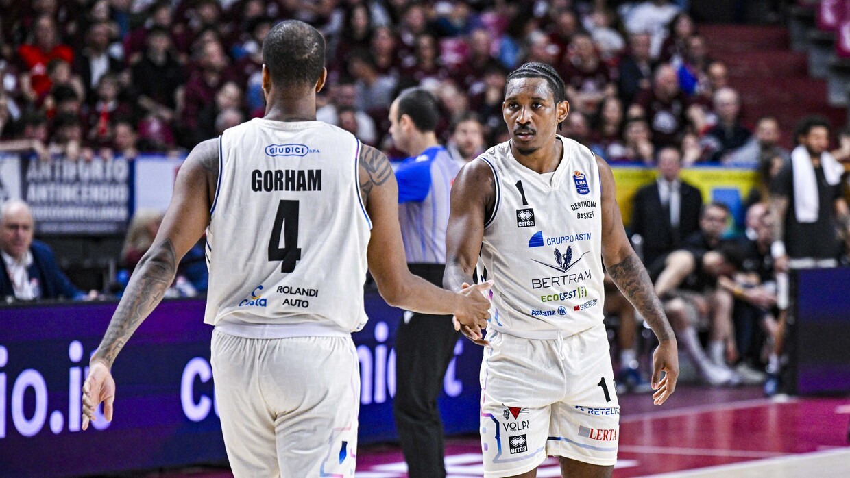 Christian Vital e Justin Gorham in Gara 1 contro la Reyer Venezia.