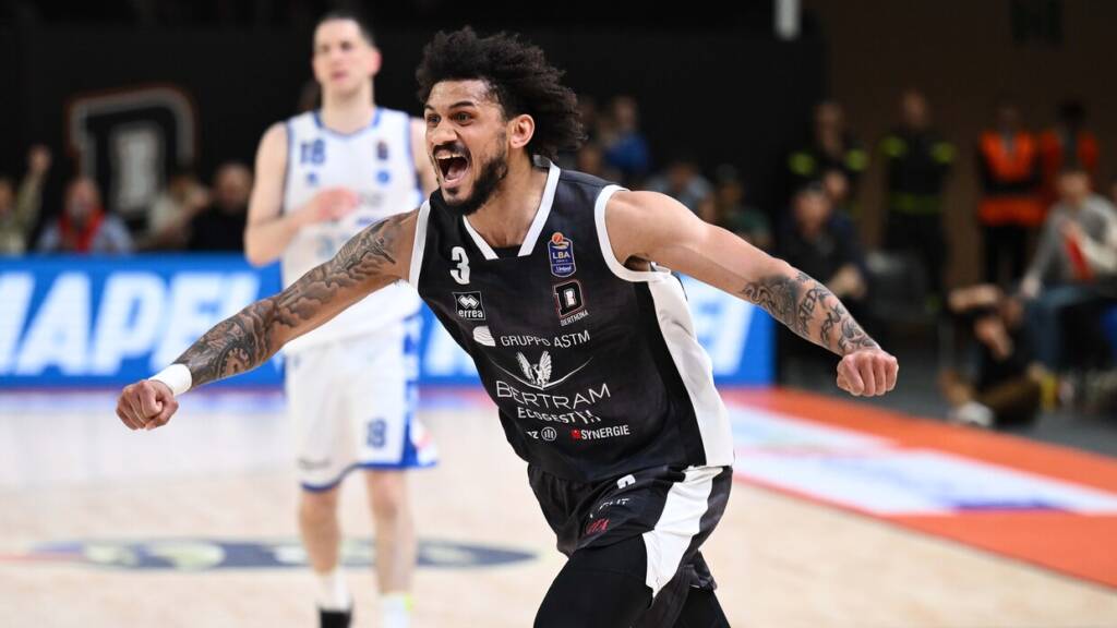 Prentiss Hubb esulta contro Brescia.