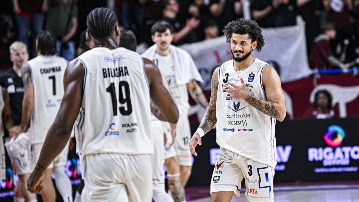Prentiss Hubb e Paul Biligha in Gara 1 contro la Reyer Venezia.